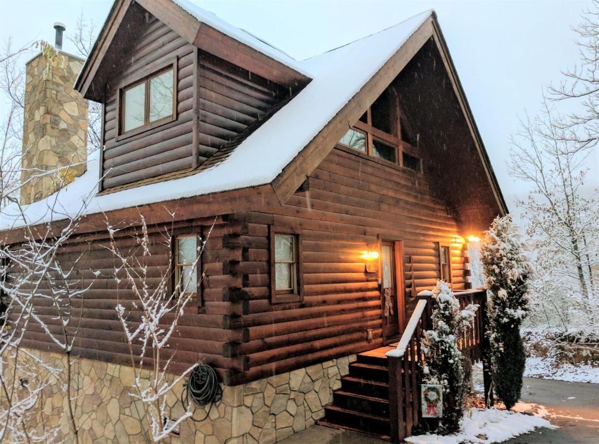 Romantic, Honeymoon Cabin In The Smokies! Gatlinburg Exterior photo