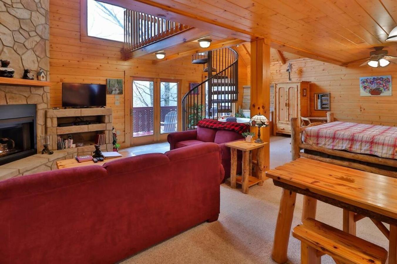 Romantic, Honeymoon Cabin In The Smokies! Gatlinburg Exterior photo